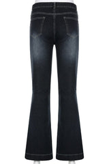 Ästhetische Schlagjeans im 90er-Jahre-Stil