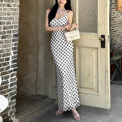 Slim fit and versatile hip dress