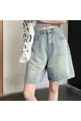 Weite blaue Shorts