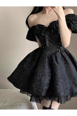 Schwarzes Gothic-Strandkleid