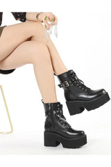 Schwarze Gothic-Kampfstiefel mit Plateausohle