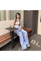 Blau gestreifte Hose mit weitem Bein