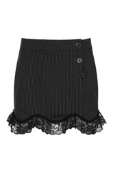 Schicker, figurbetonter Minirock mit Streifen