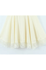 Mini-robe chic et ajustée dos nu