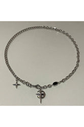 Halskette mit kosmischem Charme