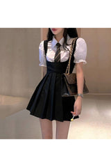 Jolie robe plissée pour étudiante