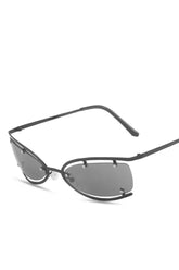 Futuristische Cat-Eye-Sonnenbrille aus Metall