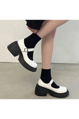 Chaussures Mary Janes à plateforme noires brillantes