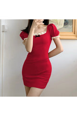 Mini-robe gothique à manches courtes