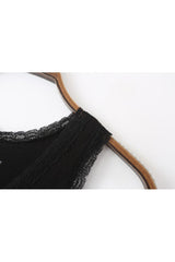 Débardeur en dentelle esthétique grunge