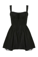 Weißes A-Linien-Kleid mit Spitzeneinsatz