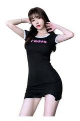 Mini-robe moulante à imprimé lettres