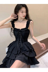 Schwarzes Kleid im Lolita-Stil