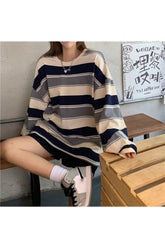 Lockeres, gestreiftes, ästhetisches T-Shirt