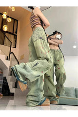 Herbstliche Grunge-Jeans mit Farbspritzern und weitem Bein