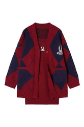 Herbstliches Set aus kariertem Mantel und Kaninchenkleid