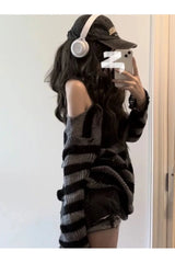 Herbstlicher gestreifter Gothic-Pullover