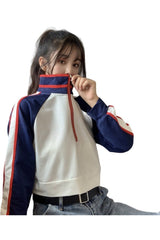 Herbstlicher gestreifter Rollkragen-Hoodie mit Reißverschluss