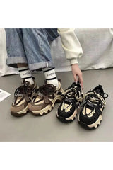 Turnschuhe mit dicker Sohle