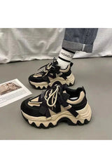 Turnschuhe mit dicker Sohle