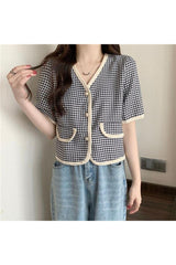 Kurzes Hemd mit V-Ausschnitt