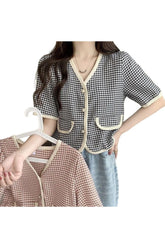 Kurzes Hemd mit V-Ausschnitt