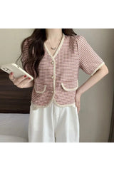 Kurzes Hemd mit V-Ausschnitt