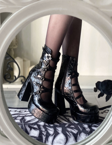 ã€? Months Reservationsã€? Colors New Era Front Open Shoes ON613