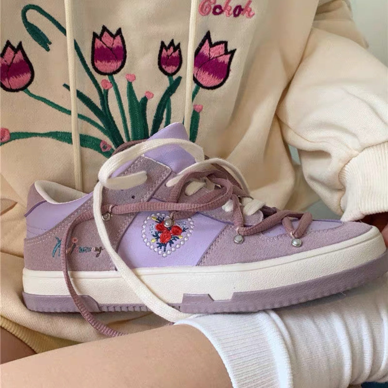 Pearl Flower Embroidery Beige/Green/Purple Sneakers BE846