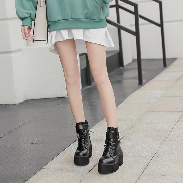 Gothic Chain Strap Lace Up Platform Boots SP006
