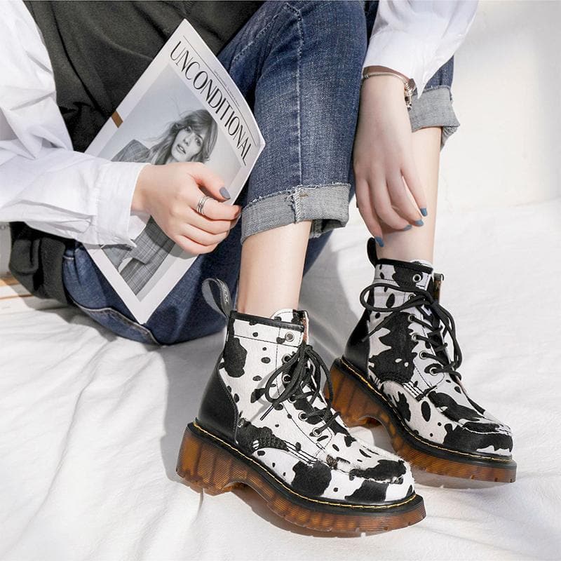 Retro Cute Cow Lace Up Martin Boots