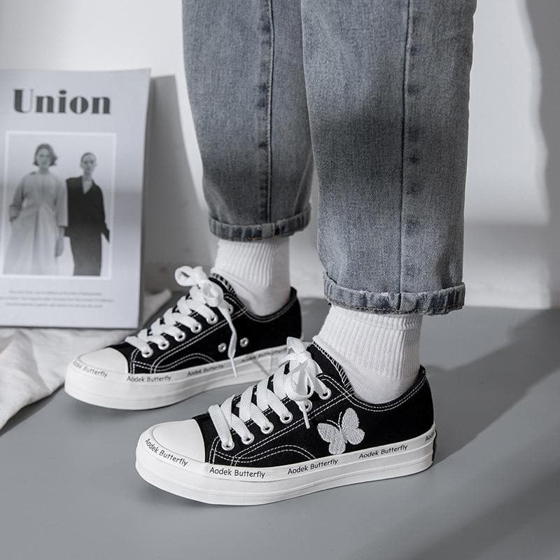 Embroidery Butterfly Low Lacing Canvas Sneakers