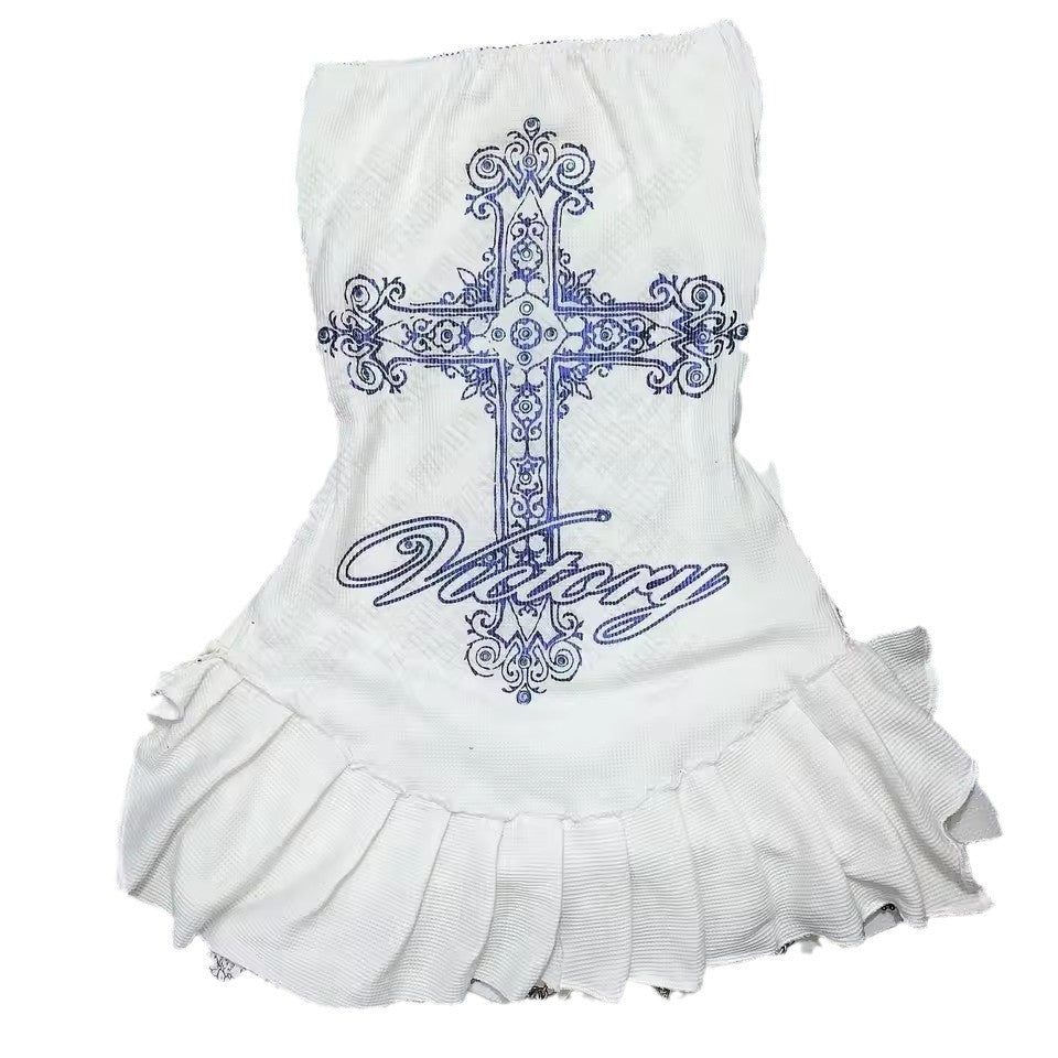 A Sleeveless One-Piece Strapless Short Dress