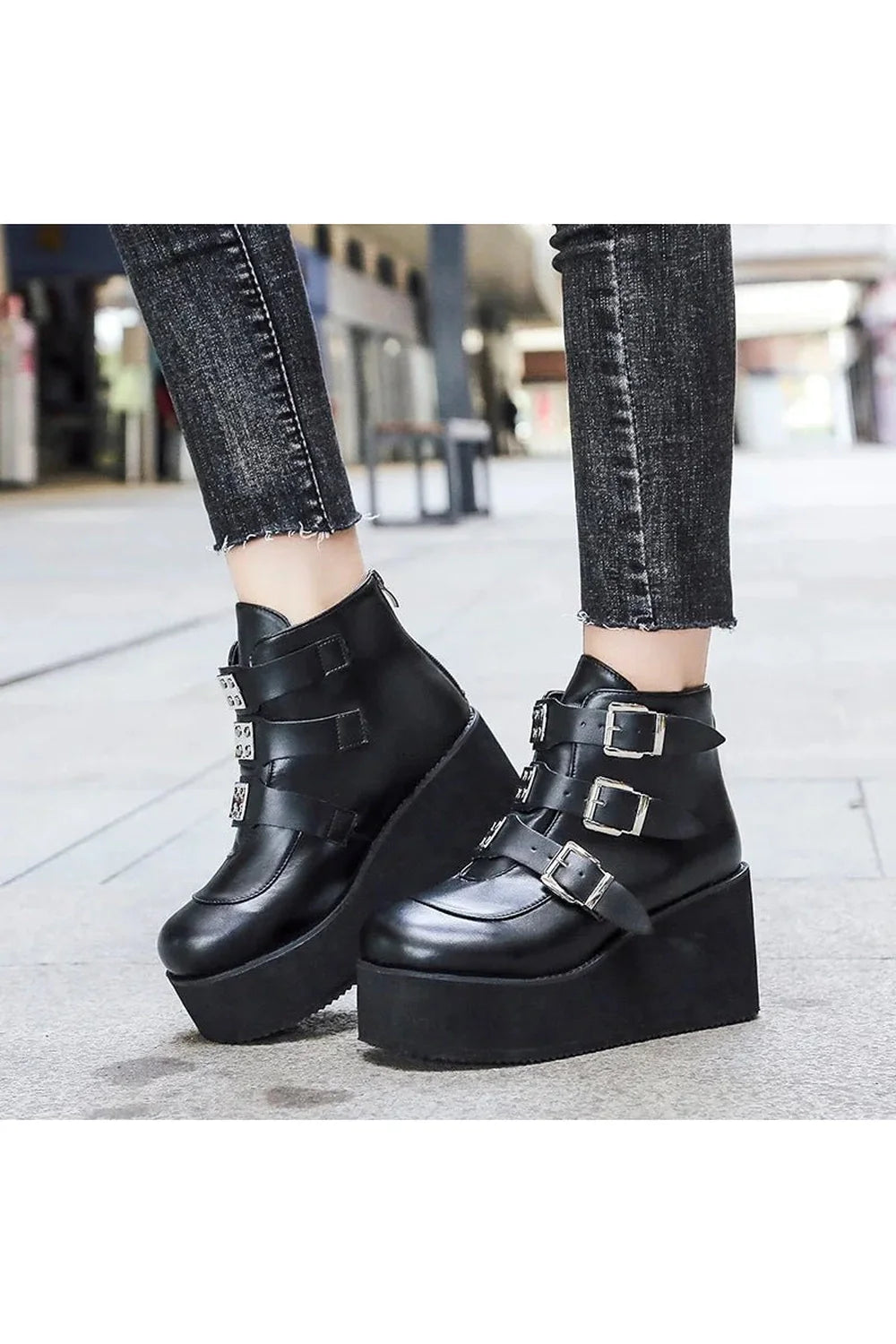 Gothic-Stiefeletten mit Schnalle