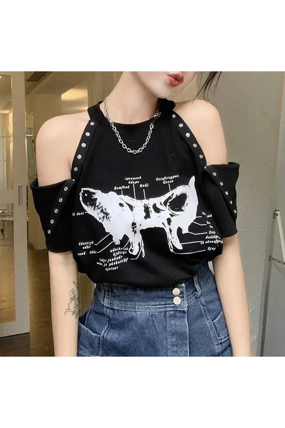 Chain Print Off-Shoulder T-Shirt