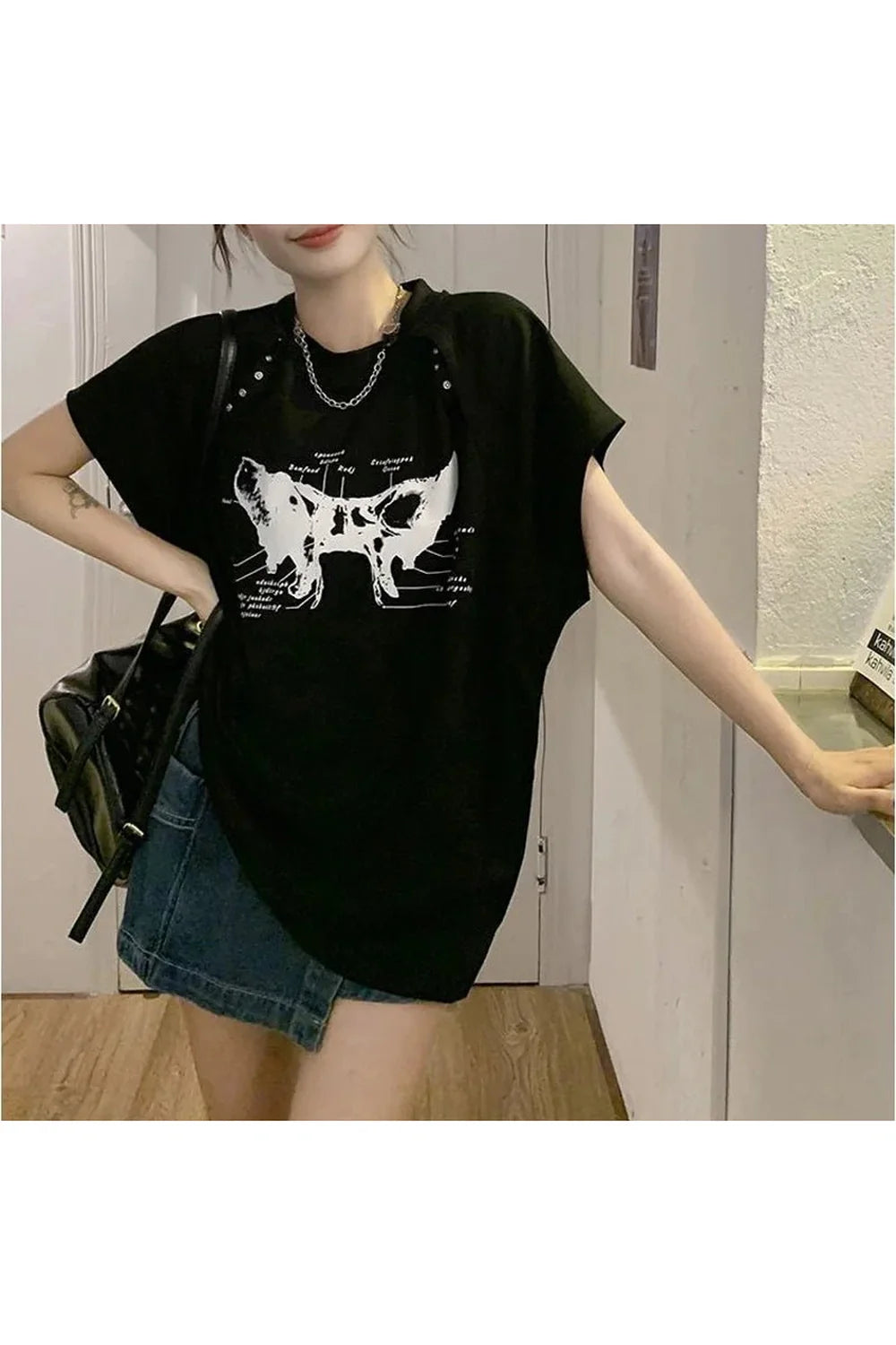 Chain Print Off-Shoulder T-Shirt