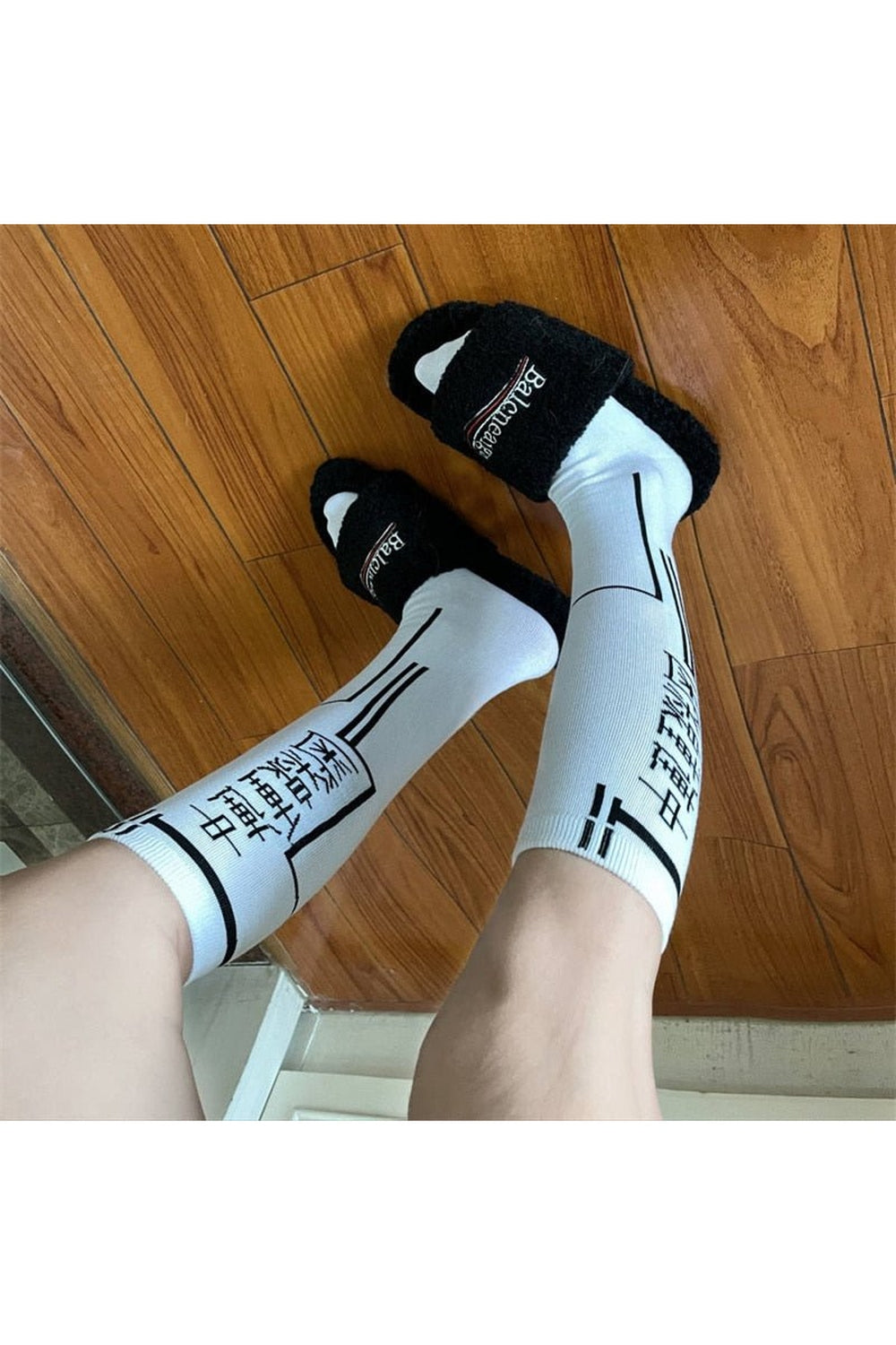 Chic Middle Tube Socks