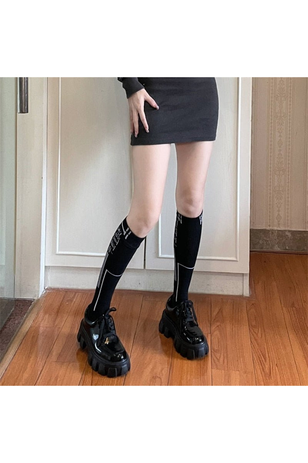 Chic Middle Tube Socks