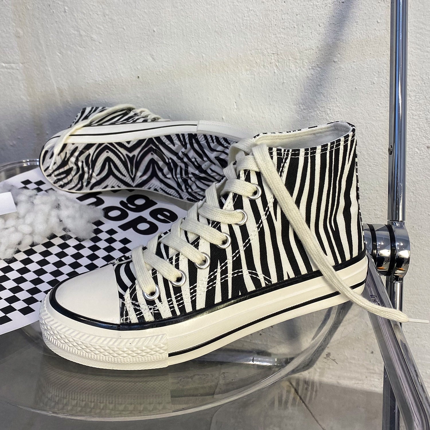 Zebra Canvas Black White Shoes BE786