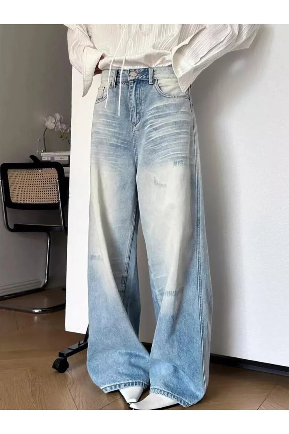 Distressed Light-Wash Wide-Leg Jeans