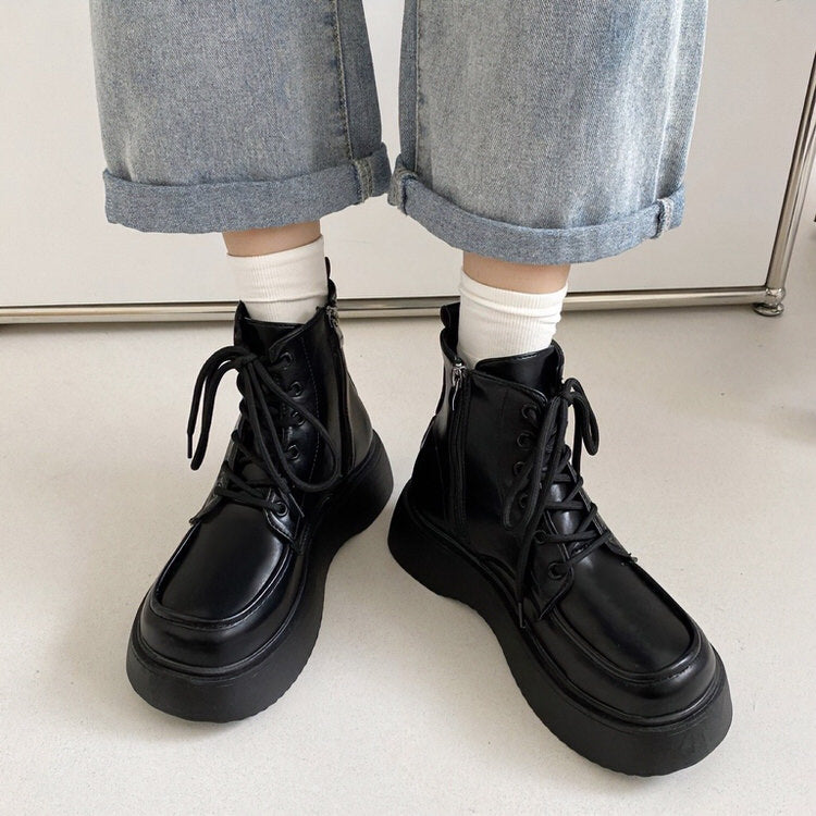 Vintage Lacquered Design Boots