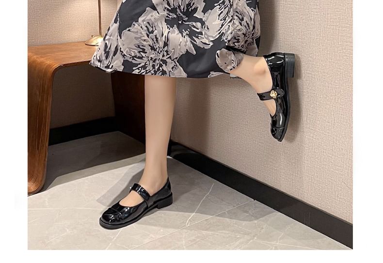 Cap Toe Chunky Heel Mary Jane Shoes