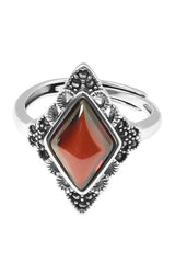 Bague cocktail élégante en grenat marquise