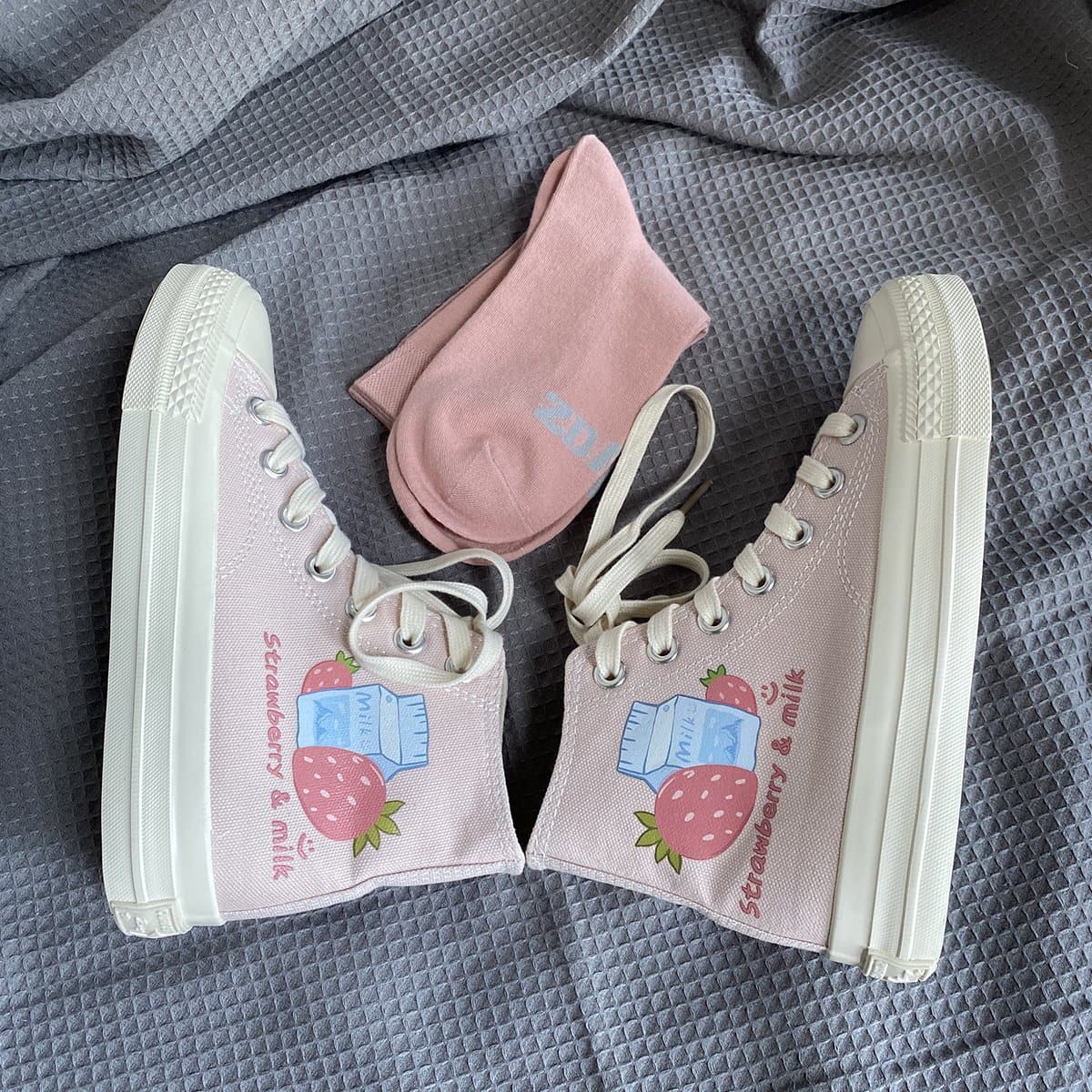 Sweet Pink Milk Strawberry Patterned High-top Canvas Shoes
