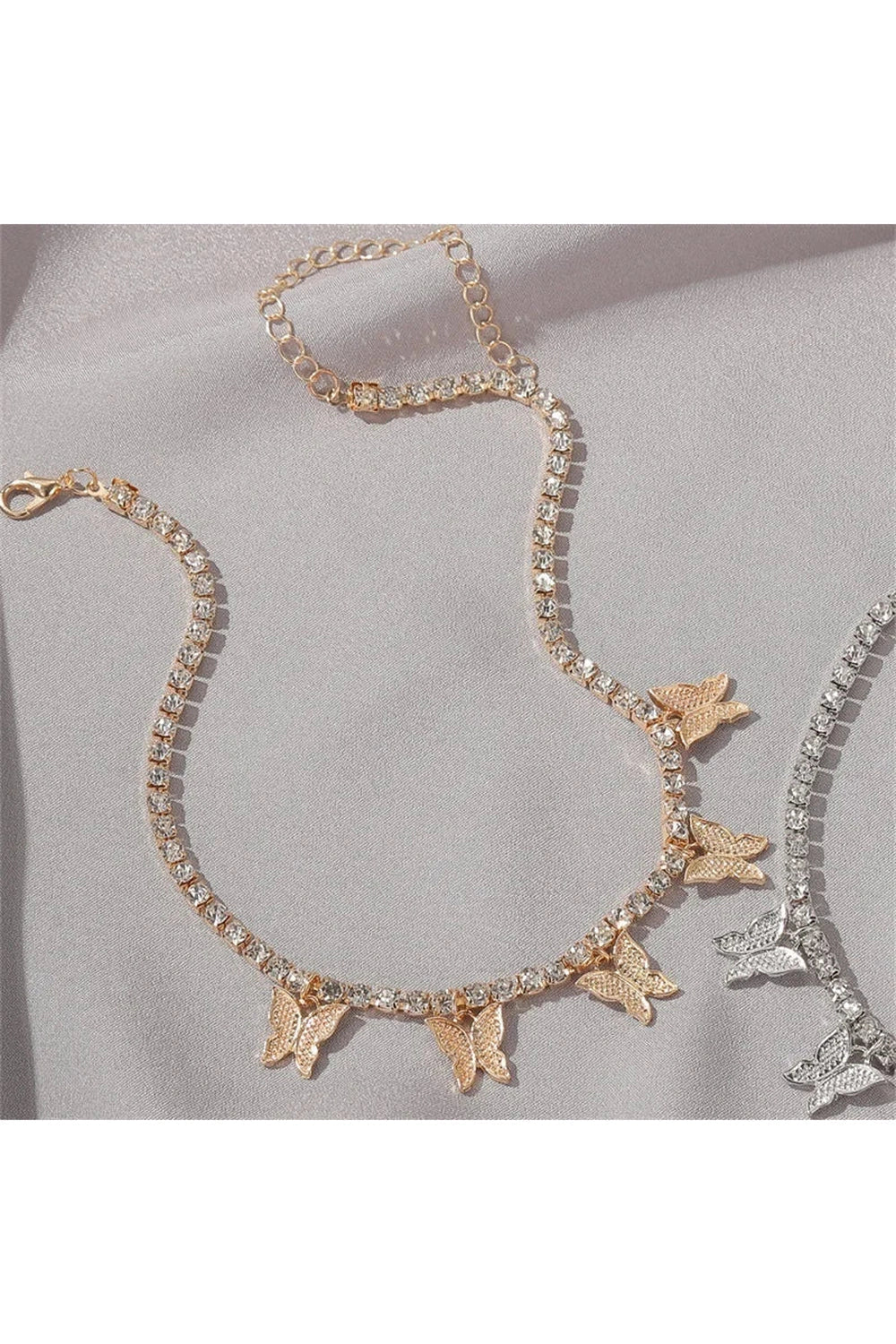 Goldenes Flatterhalsband