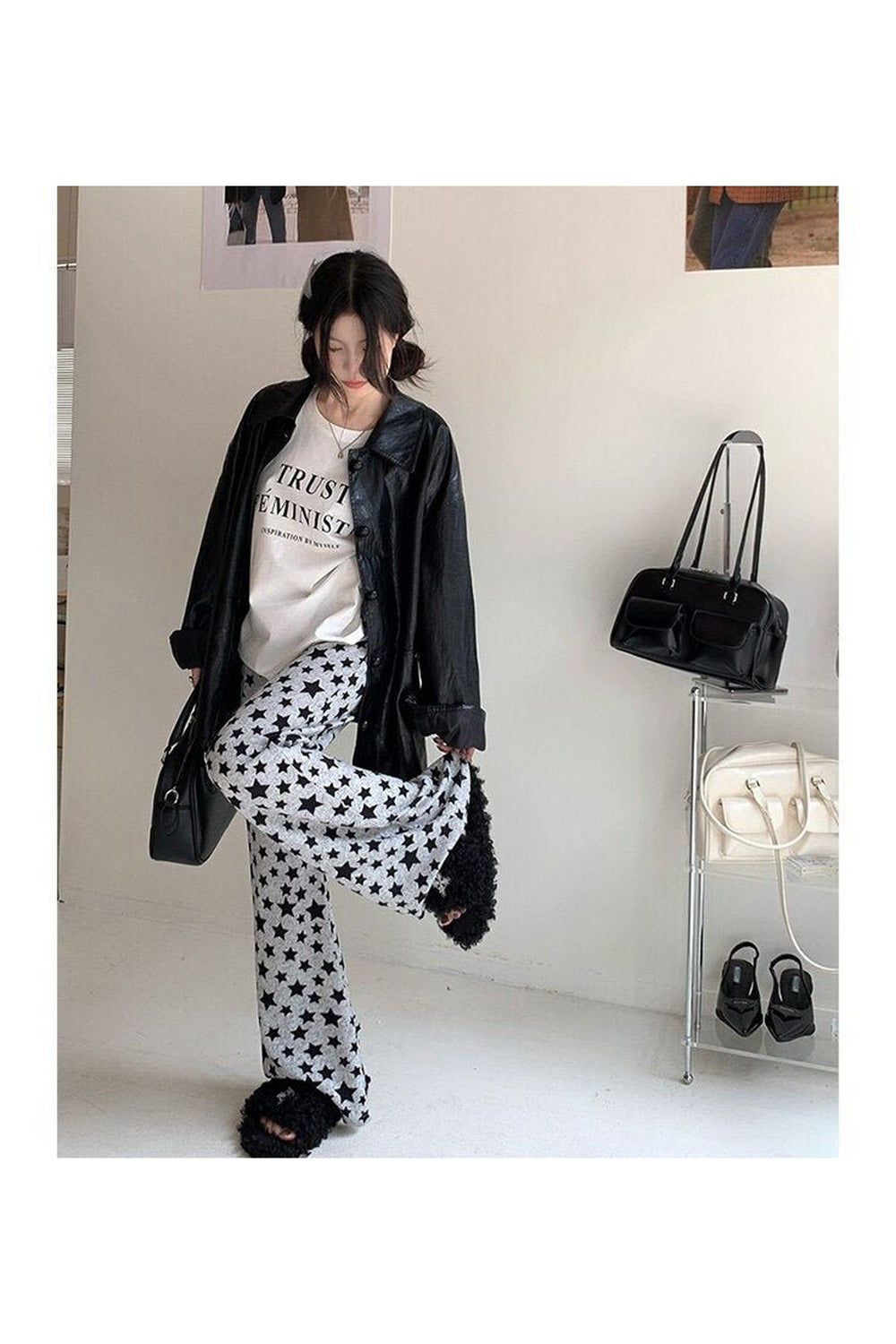Pantalon évasé à imprimé étoiles grunge