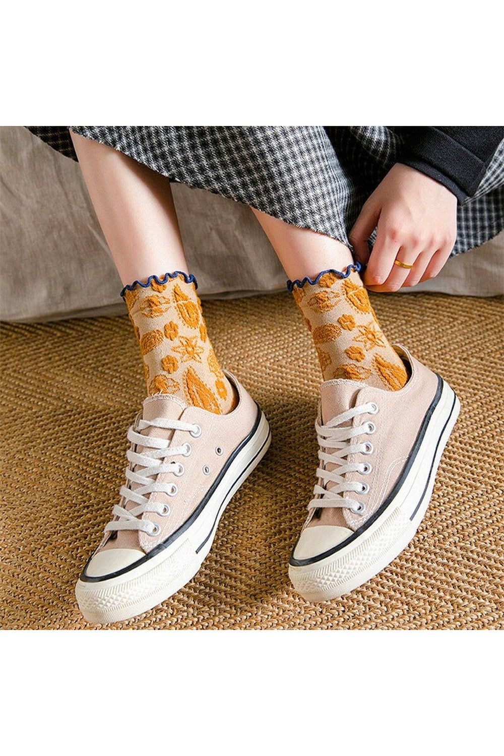 Lace Ruffle Embroidery Socks