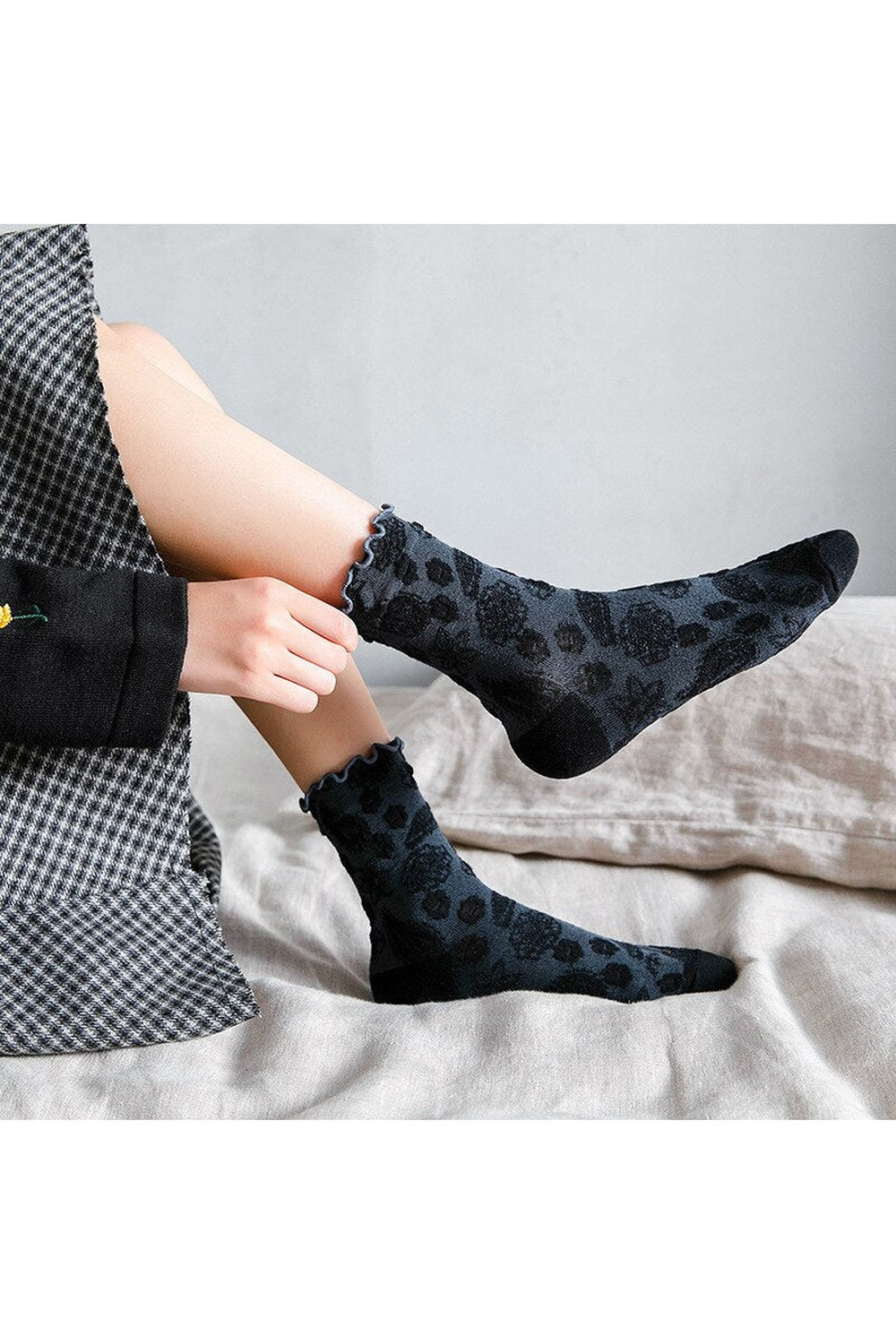 Lace Ruffle Embroidery Socks