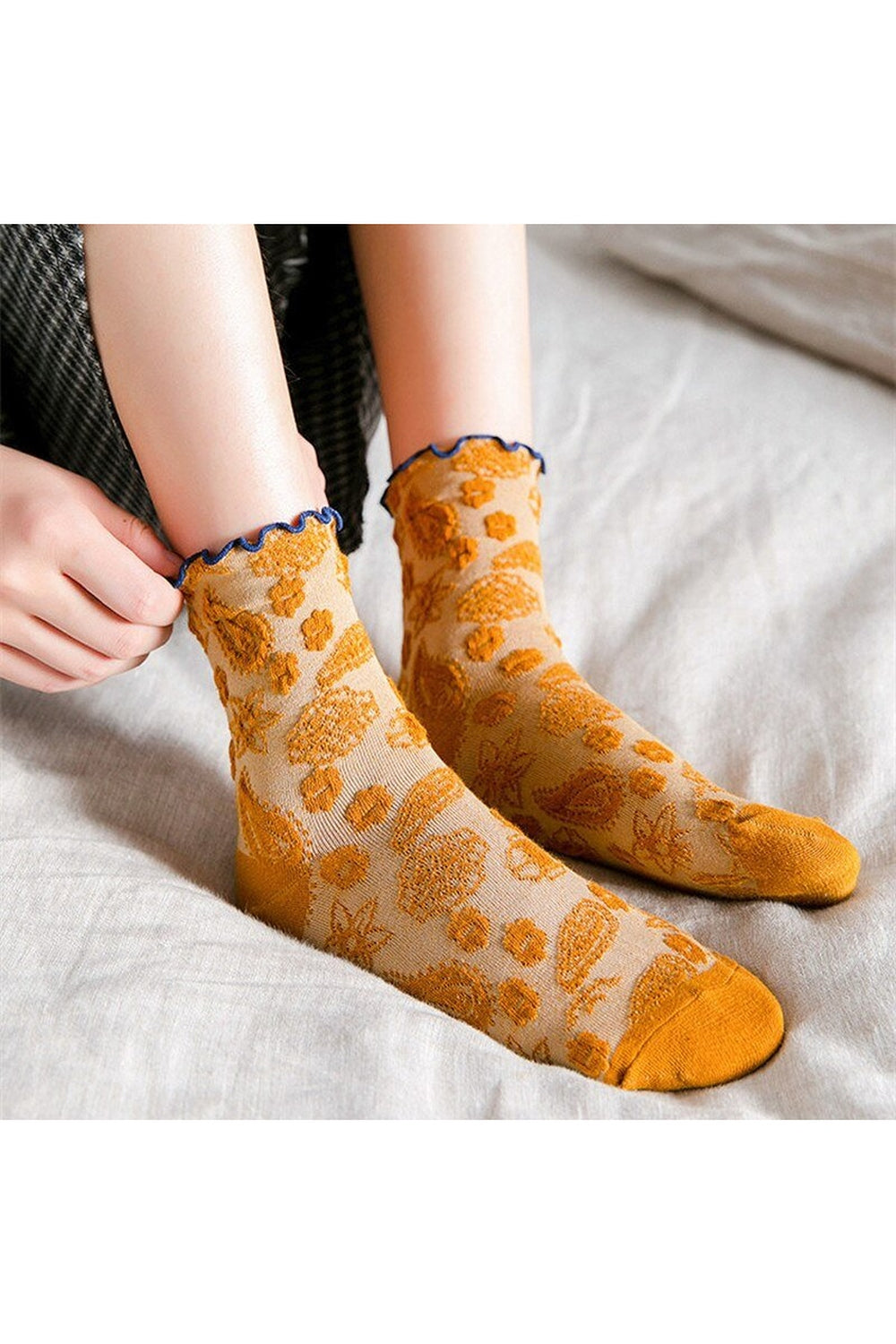 Lace Ruffle Embroidery Socks