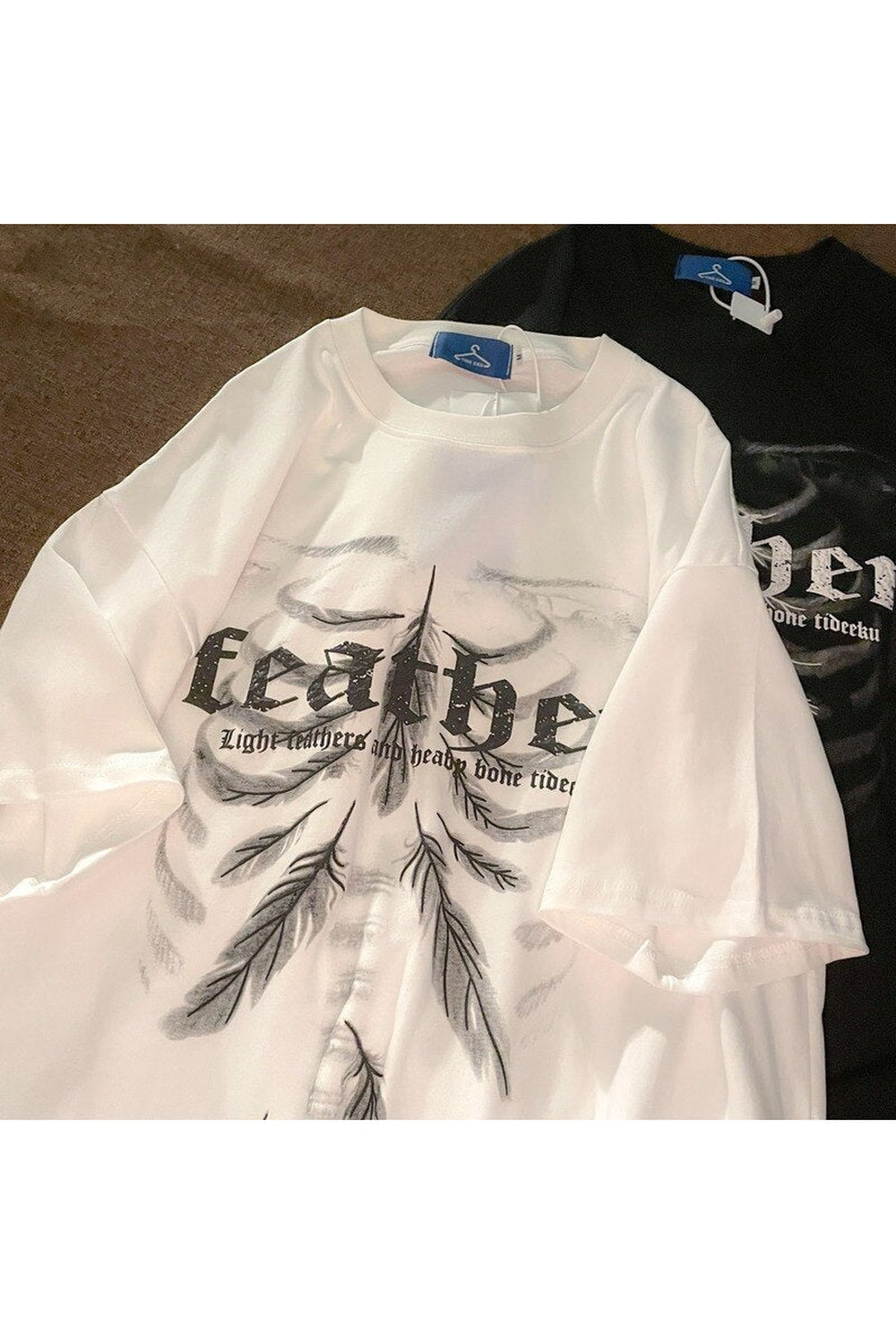 Light Feather Skull T-shirt